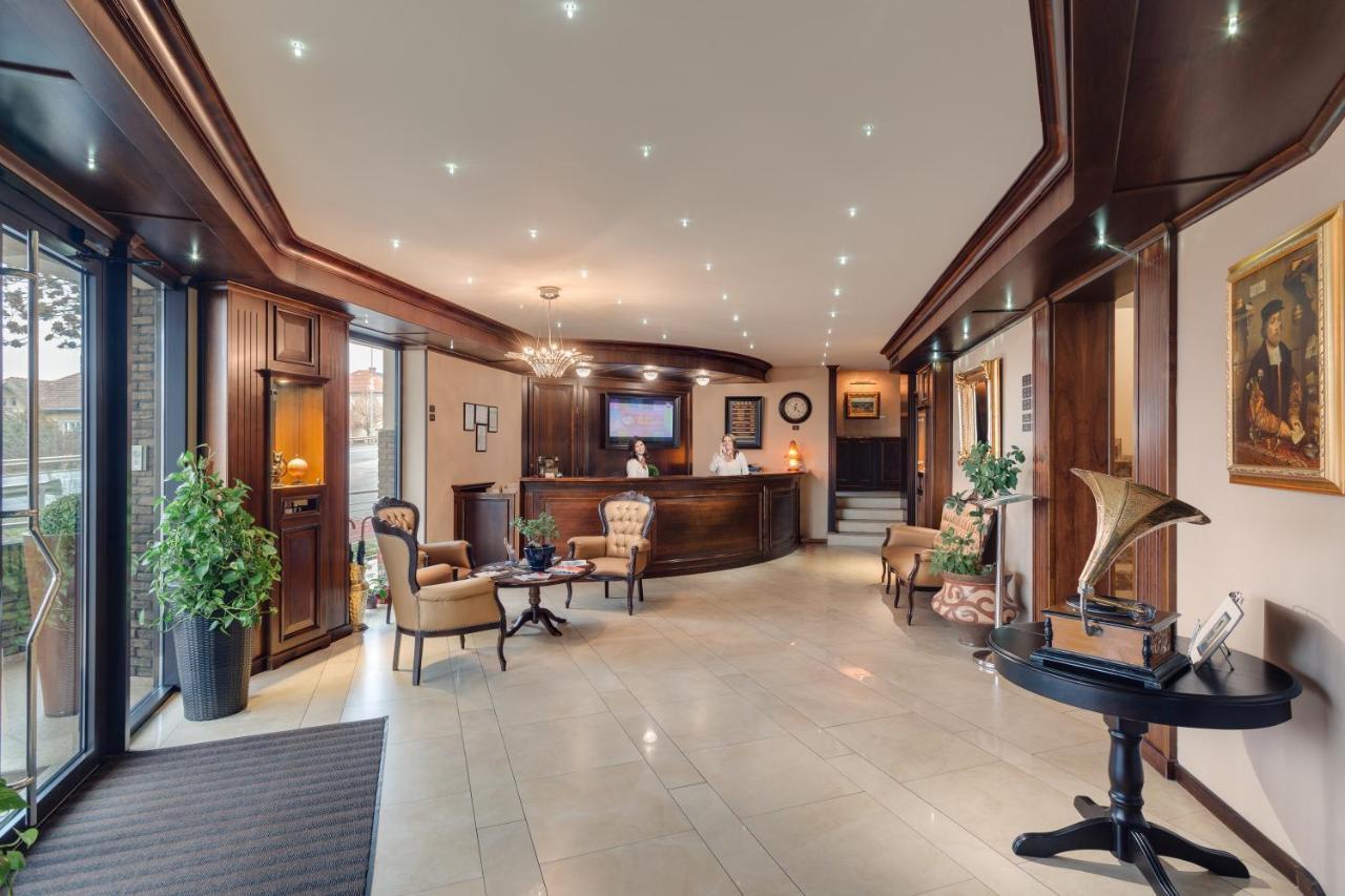 Hotel Meridian Cluj-Napoca Eksteriør billede